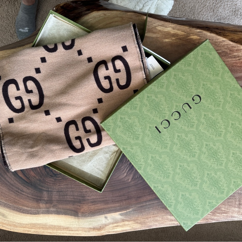 Gucci Scard GG Freedom 35x190. Brand new with tags - Picture 6 of 6